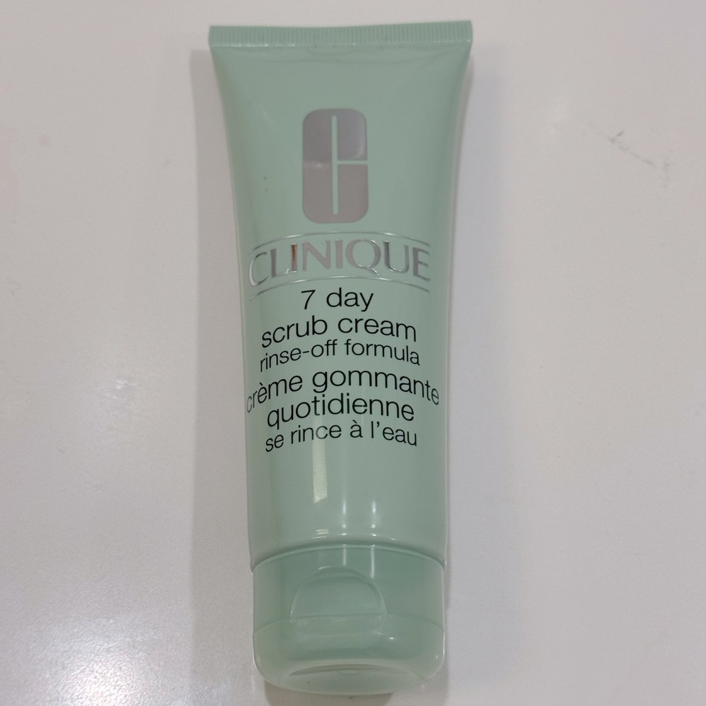 Clinique Exfoliating Scrub
